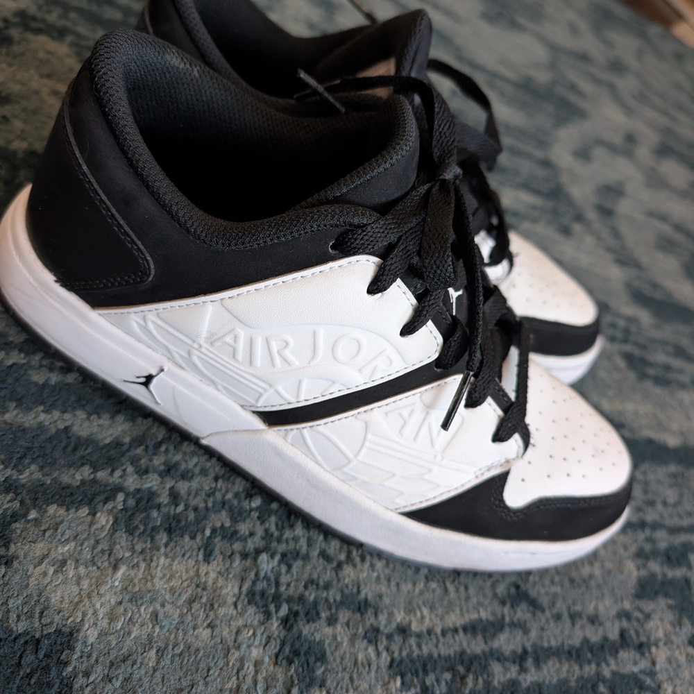 Boys Size 5.5 Nike Air Jordan Black and White Sneakers. Great Condition Handful